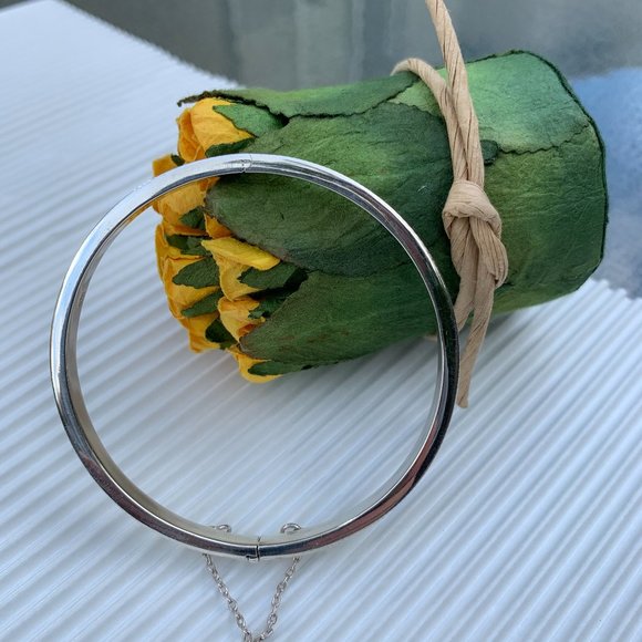 NWOT Etched Silver Bangle Bracelet - Picture 2 of 8